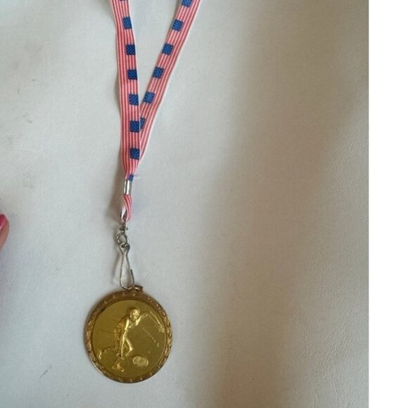 Vintage Gold Tennis Medal Trophy Gift Tournament Winner LIKE NEW - Picture 3 of 3